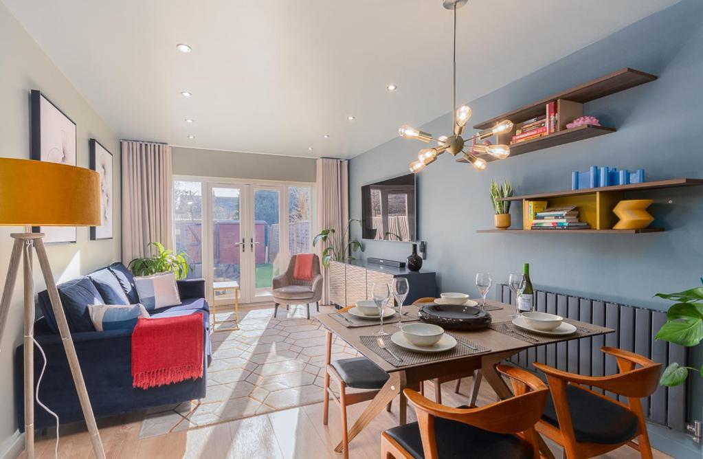 Castle Townhouse Kenilworth - Private Parking - 24 Hr Gym Access - Town Centre Apartment Exterior photo