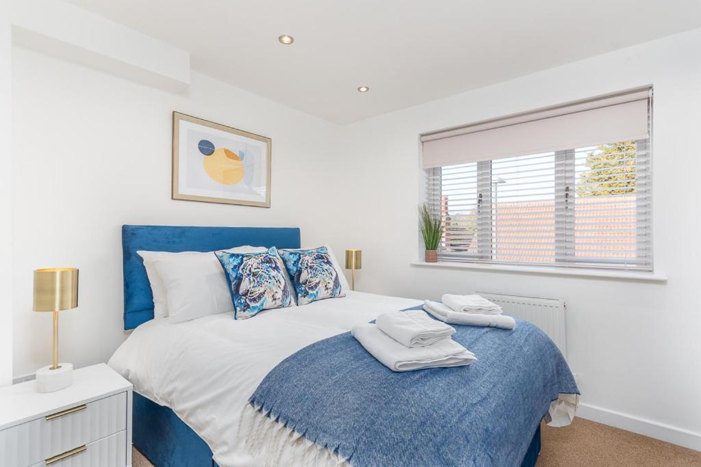 Castle Townhouse Kenilworth - Private Parking - 24 Hr Gym Access - Town Centre Apartment Exterior photo
