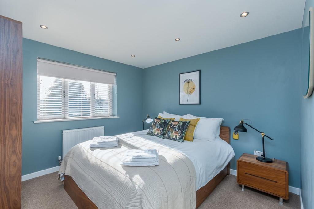Castle Townhouse Kenilworth - Private Parking - 24 Hr Gym Access - Town Centre Apartment Exterior photo