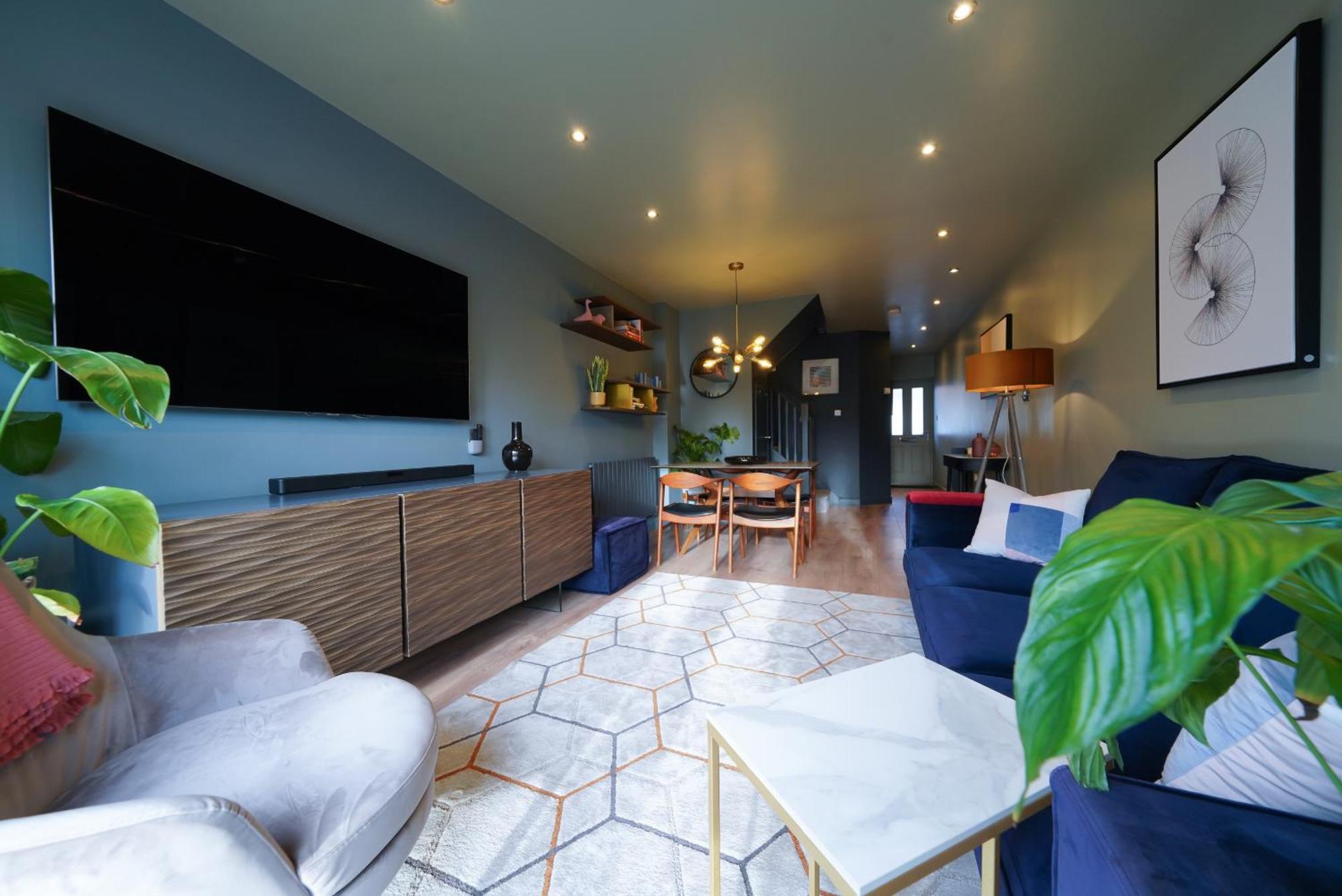 Castle Townhouse Kenilworth - Private Parking - 24 Hr Gym Access - Town Centre Apartment Room photo